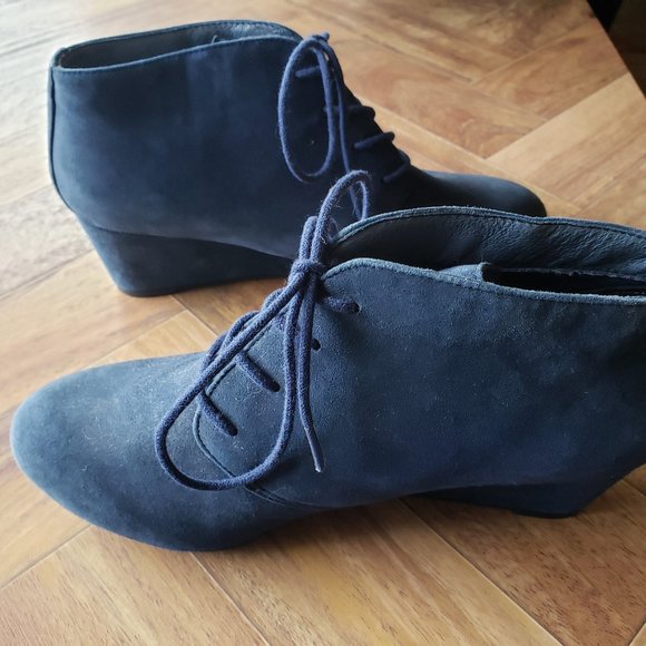 Vionic Becca Suede Wedge Bootie 6.5 - Picture 7 of 7